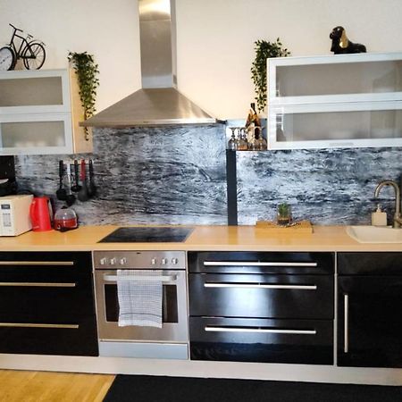 Lalina Apartment Лицен Екстериор снимка