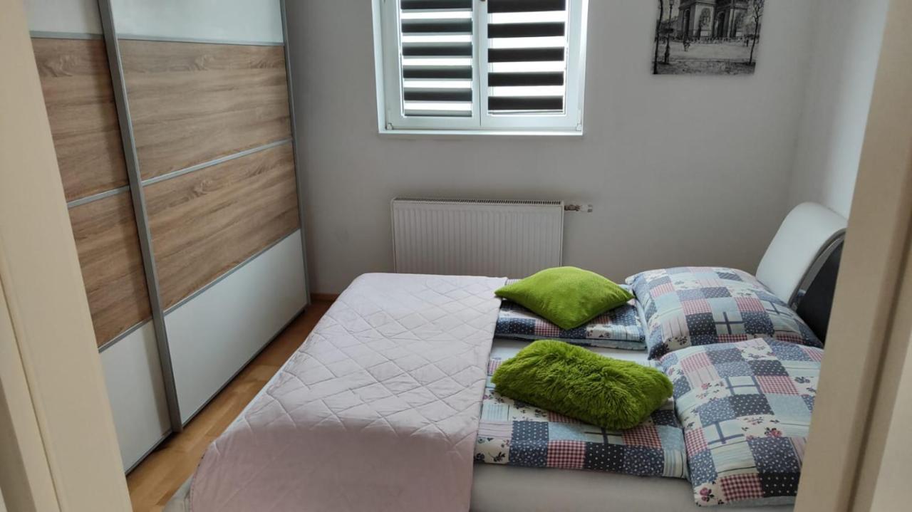 Lalina Apartment Лицен Екстериор снимка