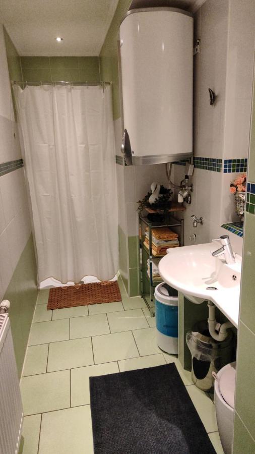 Lalina Apartment Лицен Екстериор снимка